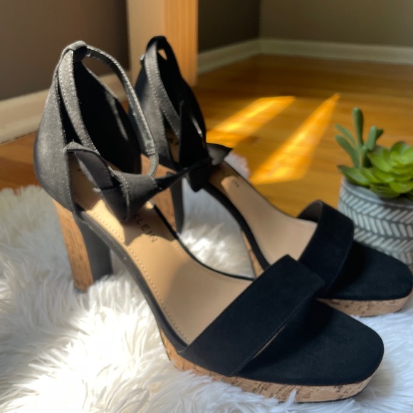 Anne Klein Platform Sandals 🖤 - Picture 7 of 10